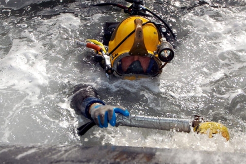 navy-diver-scrubs-600x400