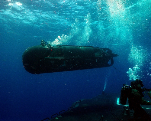 NAVY-Seal-Submarine